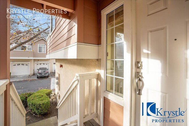 Building Photo - Charming Fairfield Townhome Just Minutes T...