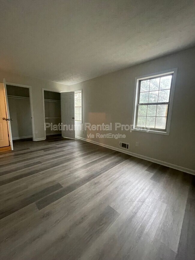 Building Photo - 1052 Westfield Trace