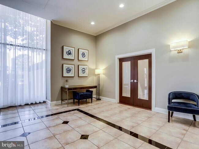 Building Photo - 5500 Holmes Run Pkwy