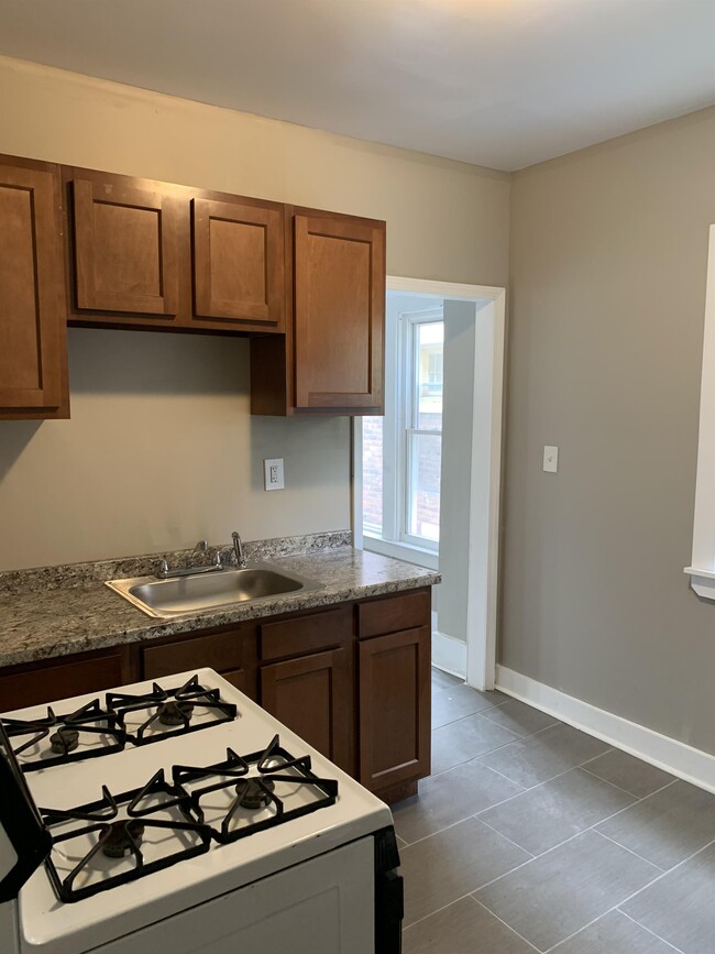 Building Photo - 1500 Clairmount Ave