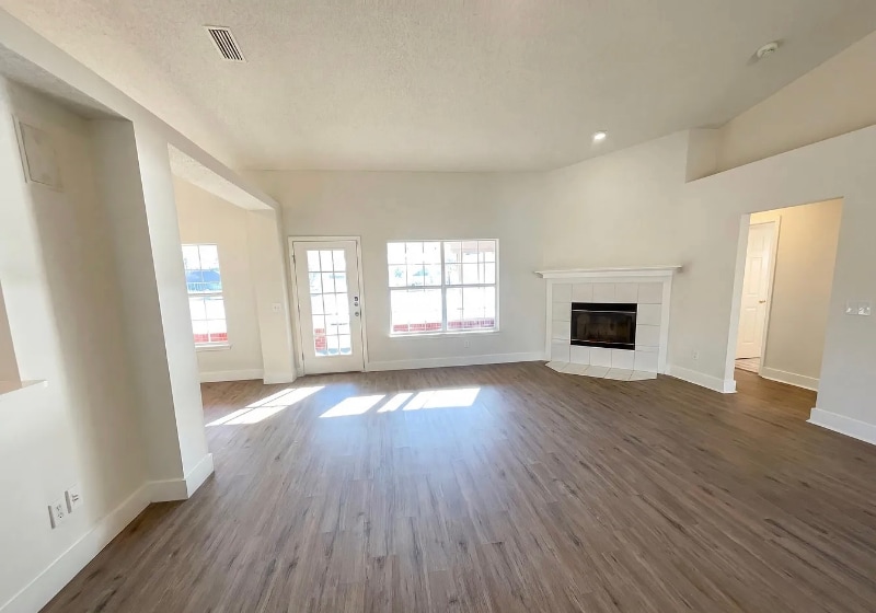 Building Photo - 976TAMMY COVE Ln