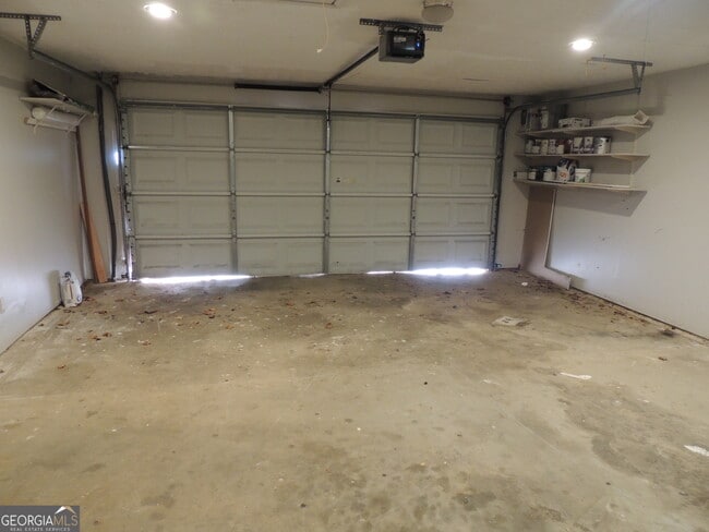 Building Photo - 492 Stonemill Manor