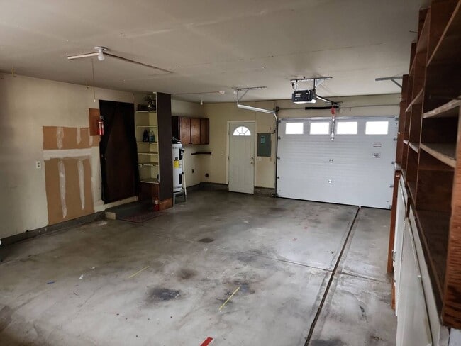 Building Photo - Clinton Dr