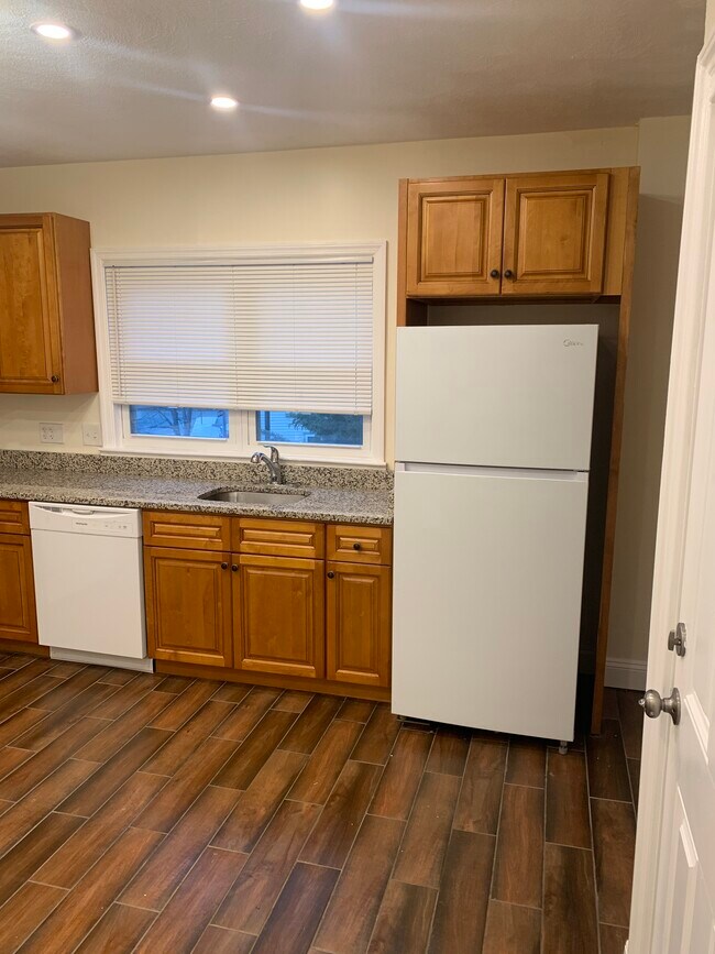 Kitchen - 19 Carmen St