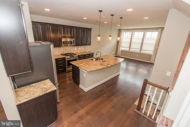 Building Photo - 408 Hendrix Ave