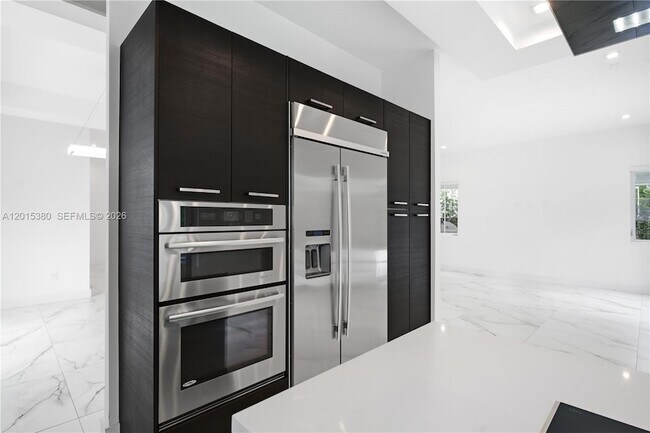 Building Photo - 8221 NW 34th St