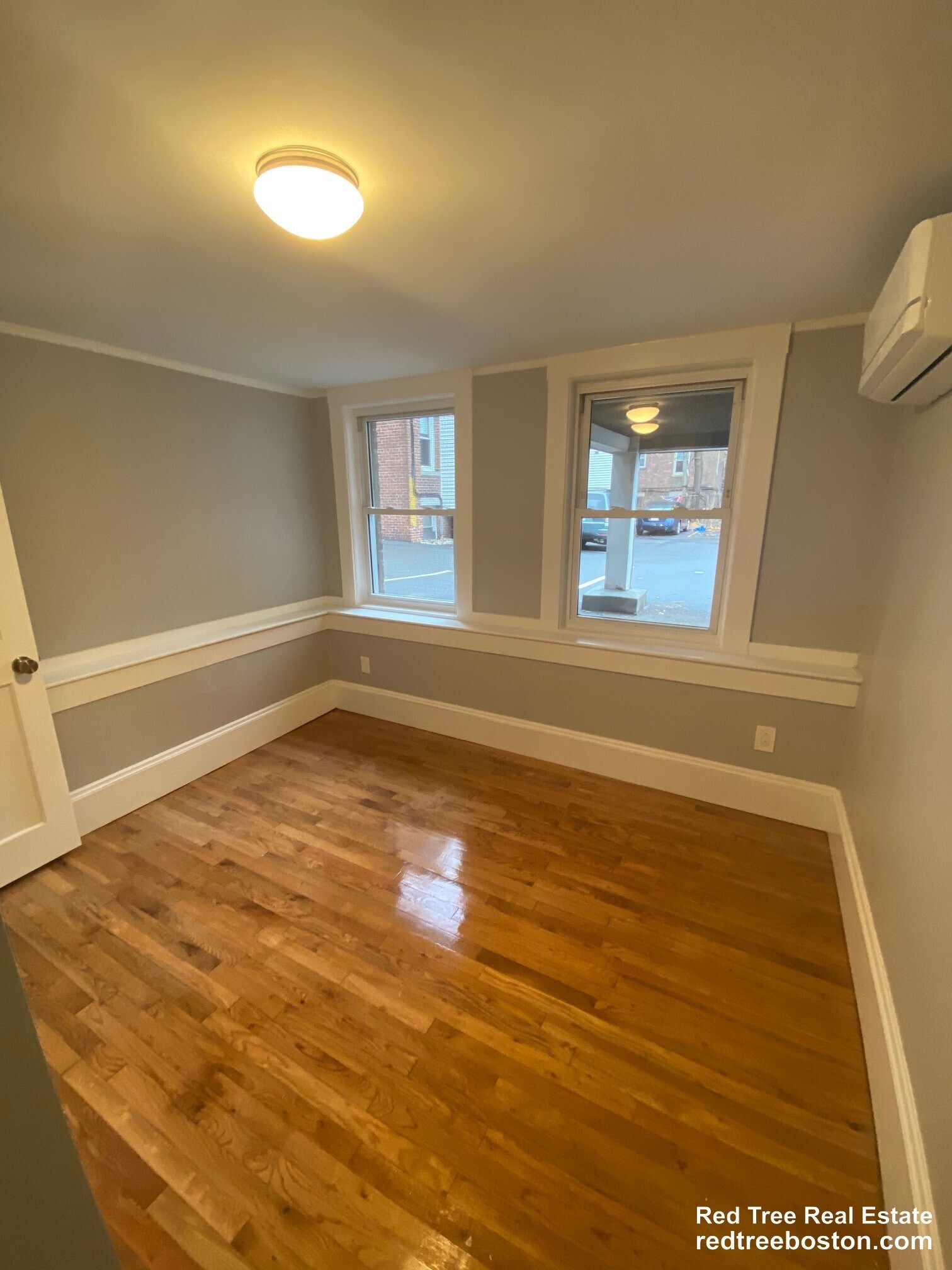 Building Photo - 190 Kelton St