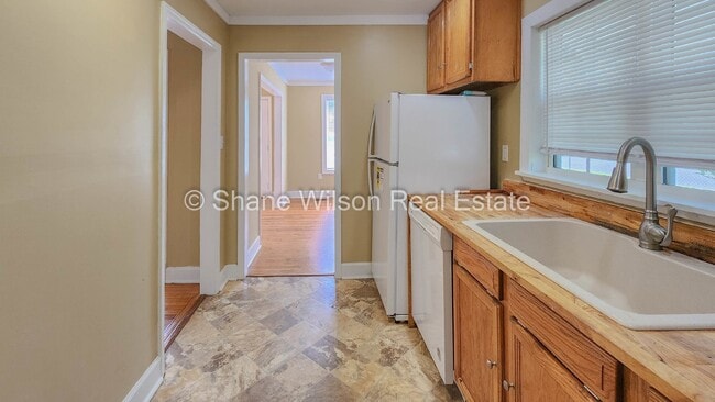 Building Photo - Cozy little 1 BR / 1 BA with big yard in Rossville, GA!! This one won't last long, come look at t...