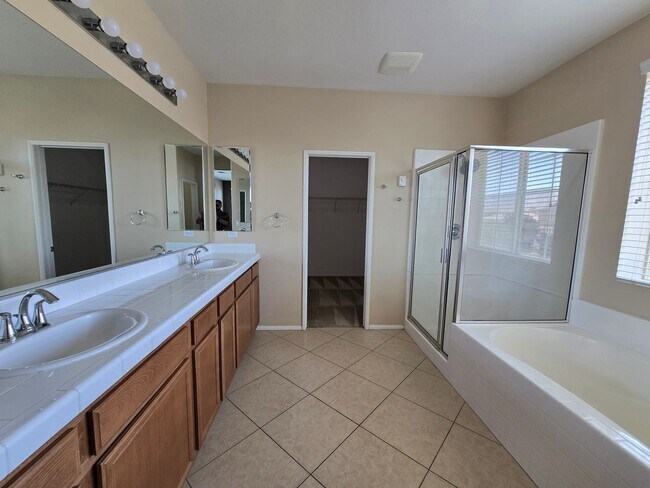Building Photo - 1116 Witherill Pl