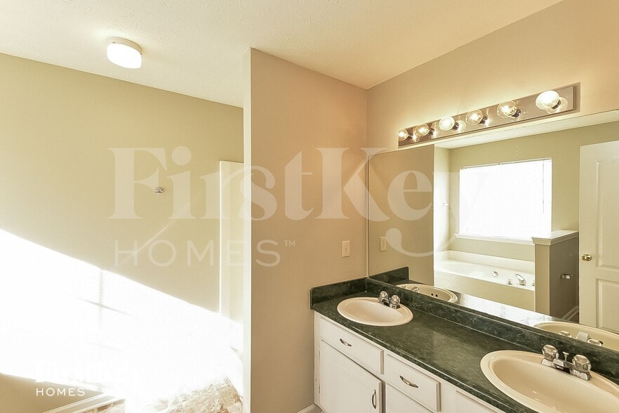 Building Photo - 824 Rock Shoal Ct