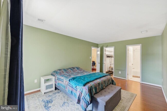Building Photo - 6204 Redins Dr