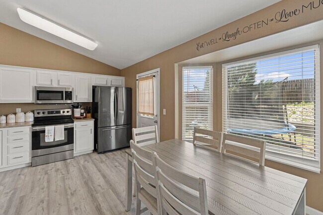 Building Photo - 7356 Coral Ridge Dr