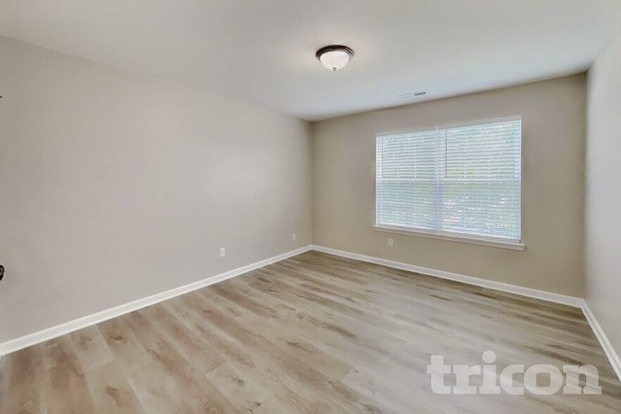 Building Photo - 1402 Weston Ln