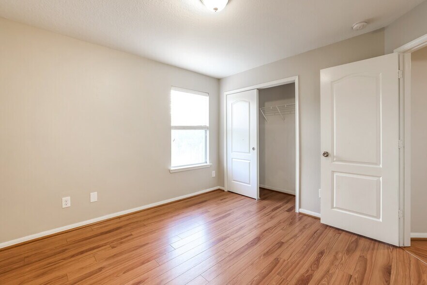 Building Photo - 15523 Hinsdale Springs Ln