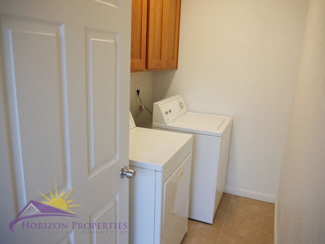 Building Photo - Remodeled 3 Bed 2 Bath 1,473 sqft home in Colonial Heights