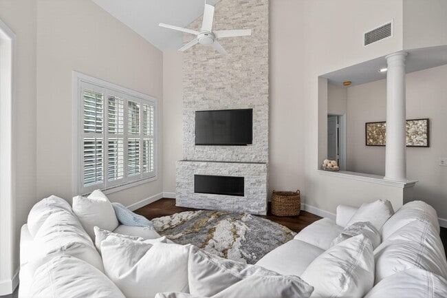 Building Photo - 3069 Mainsail Cir