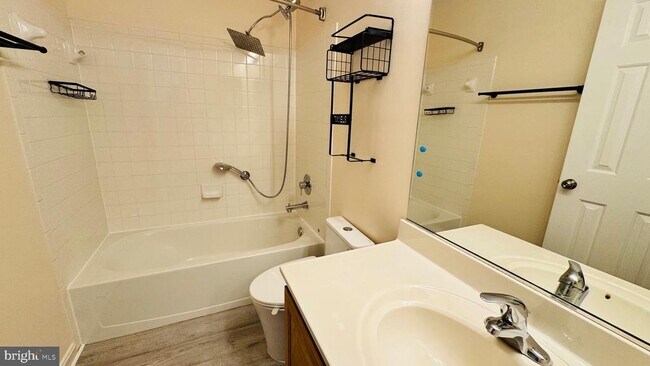 Building Photo - 26101 Nimbleton Square