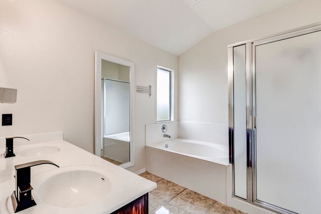 Building Photo - 4411 Causeway Ct