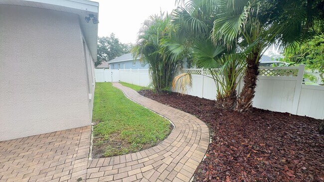 Building Photo - 4 Bedroom Home For Rent in Lutz!