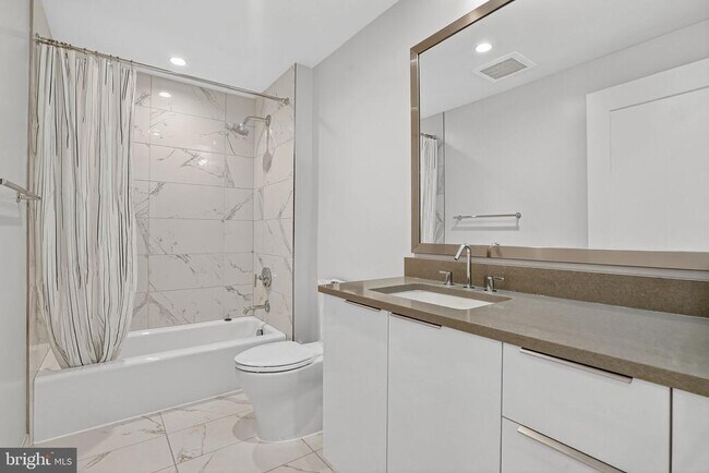 Building Photo - 45 Sutton Square SW