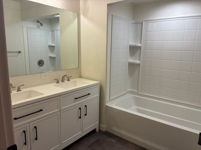 Building Photo - Quiet 3 Bedroom, 2 Bath with Large Backyard