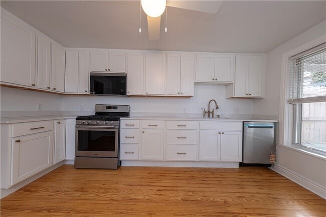 Building Photo - 274 38th St