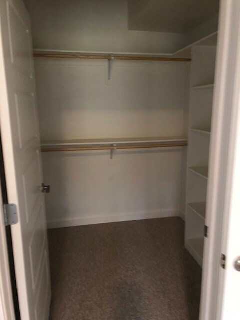 Building Photo - 9730 Montclaire Dr