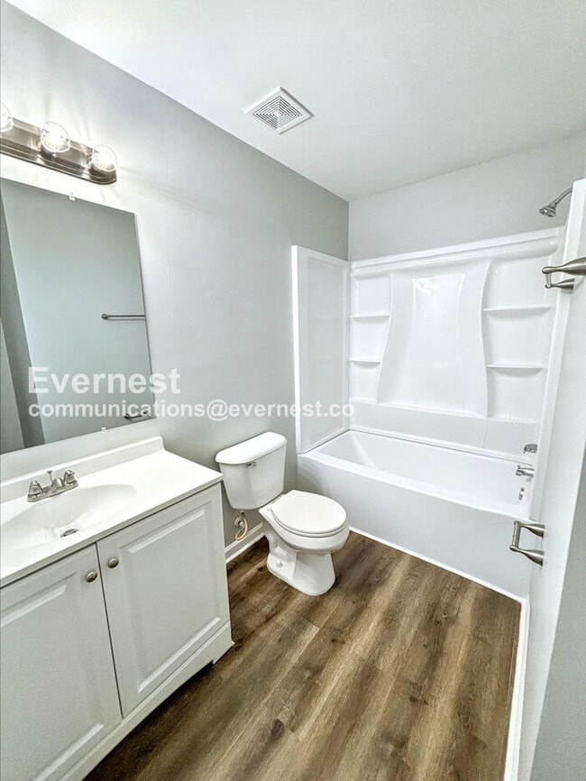 Building Photo - 4 Bed/2 Bath Home with Off-Street Parking / Pet-Friendly / Vouchers Accepted / Coming Soon!