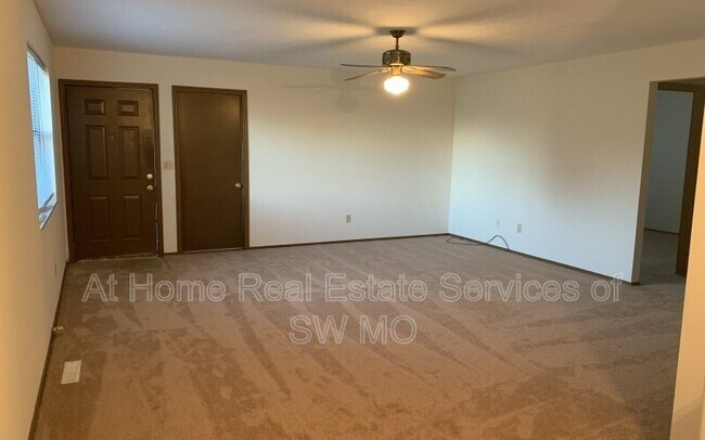 Building Photo - 525 W Edgewood St