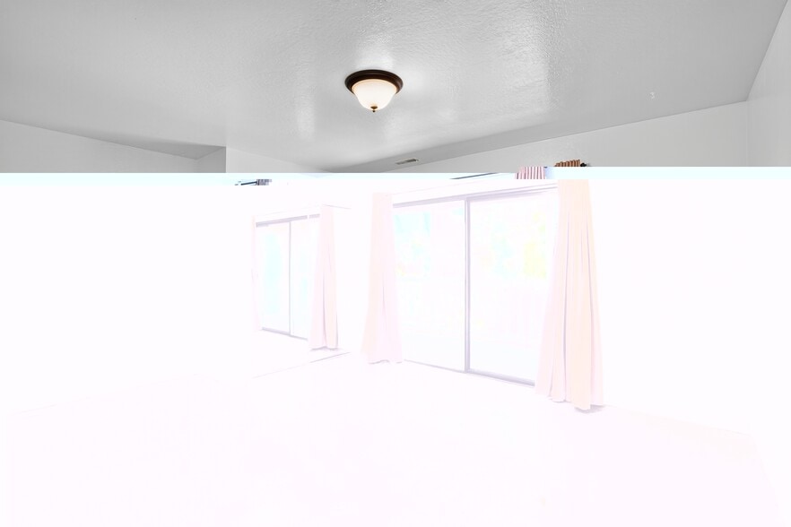 Building Photo - 525 Hampton Rd