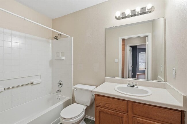 Building Photo - 700 Riverway Ln