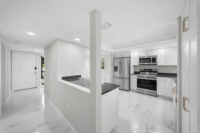 Building Photo - 16472 Timberlakes Dr