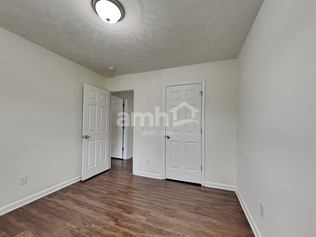 Building Photo - 6025 Brentwood Park Pl