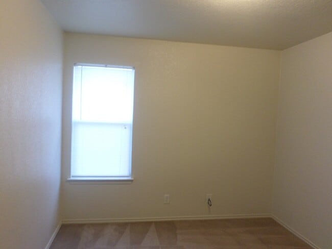 Building Photo - 3804 Joshua Taylor Dr