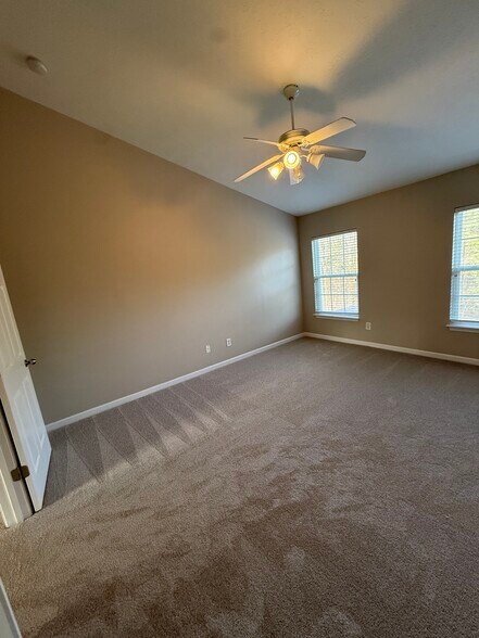 Building Photo - 2028 Shaylin Loop