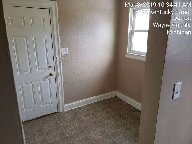 Building Photo - 17376 Kentucky St