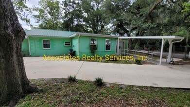 Building Photo - 4 BR, 2 BA  LOOK!!!!   ITS A STEAL!