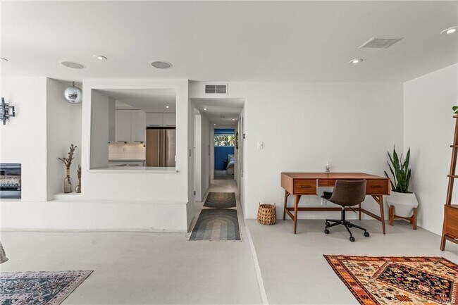 Building Photo - 1230 Horn Ave