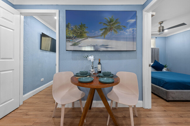Building Photo - 420 Avenida Alegre