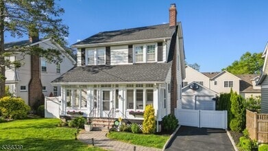 Building Photo - 1021 Grandview Ave