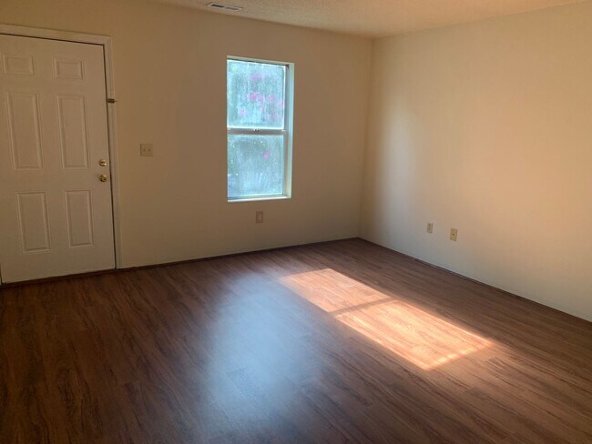 Building Photo - Apply Today!