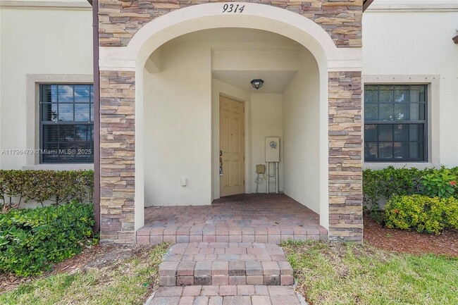 Building Photo - 9314 W 33rd Ln