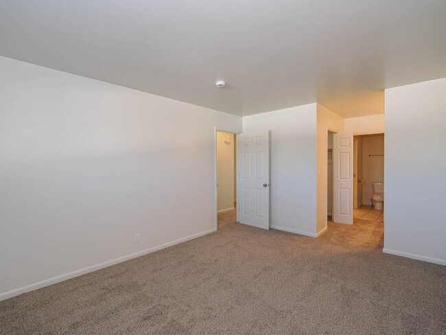 Building Photo - Home on Ponderosa Drive