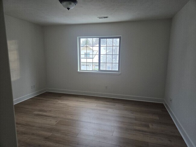 Building Photo - 3-Bedroom Townhome with Garage – Prime Coeur d’Alene Location