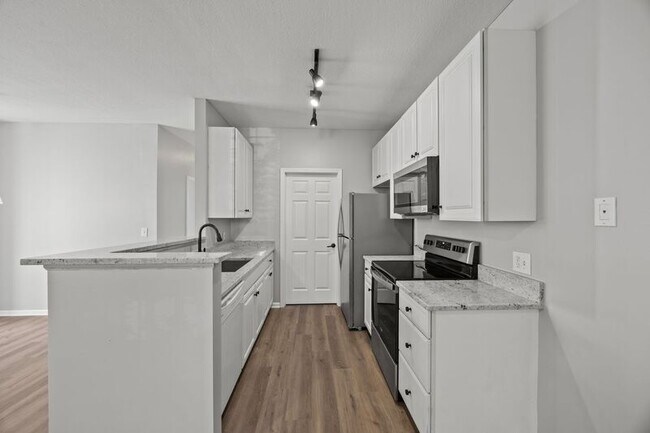 Building Photo - 1567-1569 Glenn Avenue