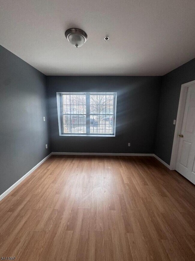 Building Photo - 24 19th Ave