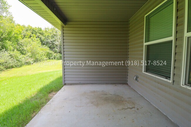 Building Photo - 3313 N 23rd W Ave