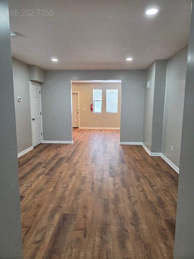 Building Photo - Charming 3-Bedroom Home with Spacious Gated Yard