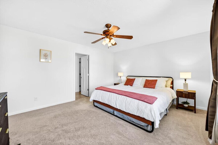 Building Photo - 4663 Bayview Dr