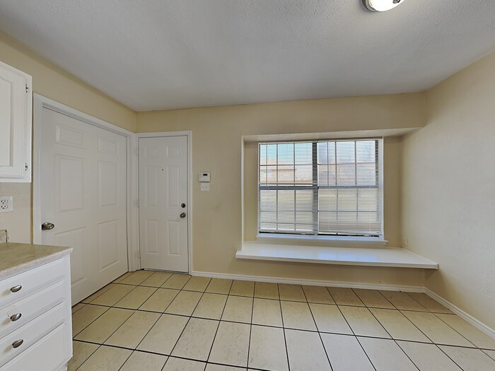 Building Photo - 7621 Pebble Beach Dr